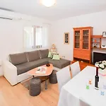 Apartment In Pula - Istrien 11064 Apartment