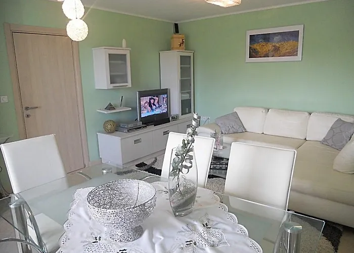 Apartment In Pula - Istrien 11064 *