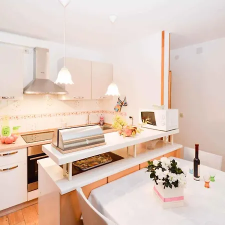 Apartment In Pula - Istrien 11064