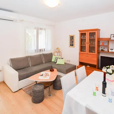 Apartment In Pula - Istrien 11064 Lägenhet